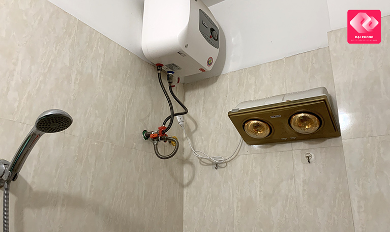 Vị trí phù hợp để lắp đèn sưởi trong nhà tắm