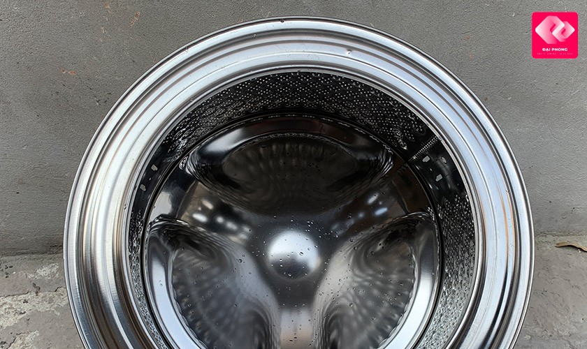 Lồng máy giặt cửa ngang Electrolux cũ có độ bền cao