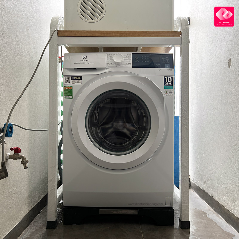 Kệ máy giặt của Điện tử Đại Phong được làm bằng chất liệu thép hộp 40x40 cao cấp